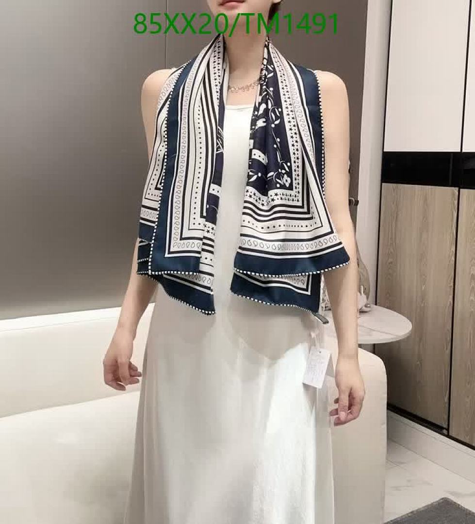 Hermes-Scarf Code: TM1491 $: 85USD