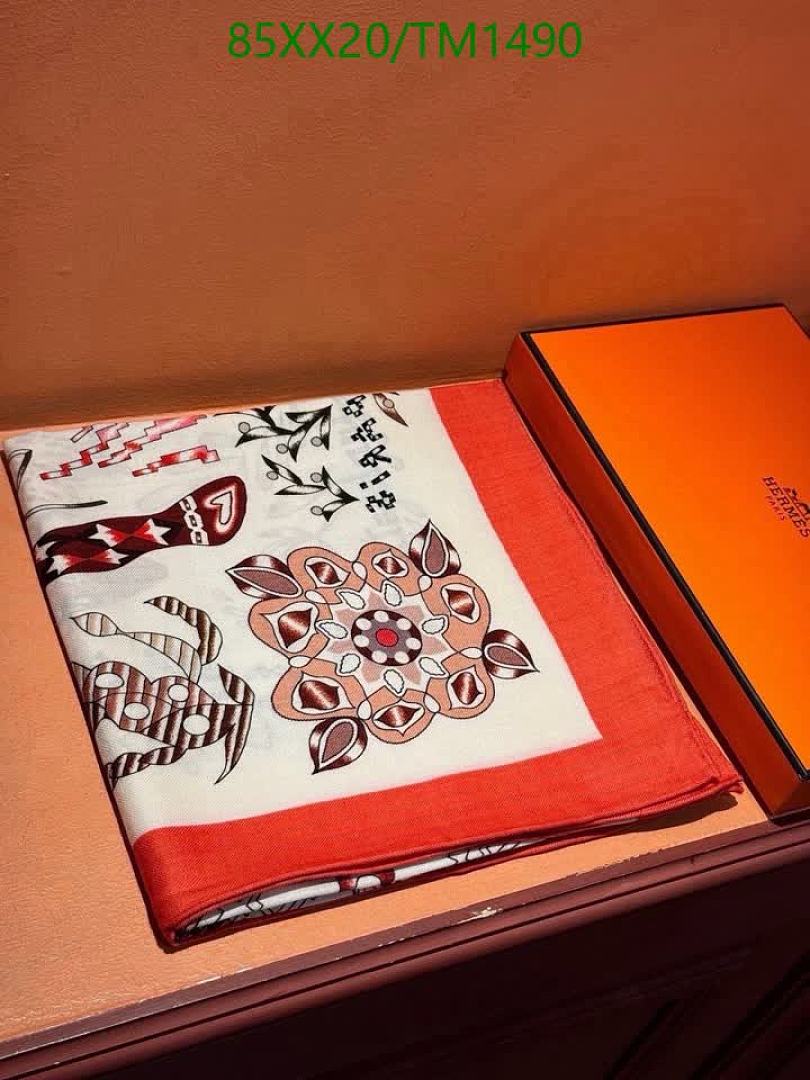 Hermes-Scarf Code: TM1490 $: 85USD