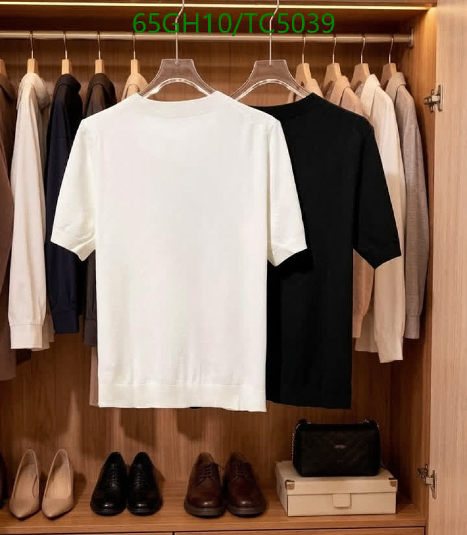 Burberry-Clothing Code: TC5039 $: 65USD
