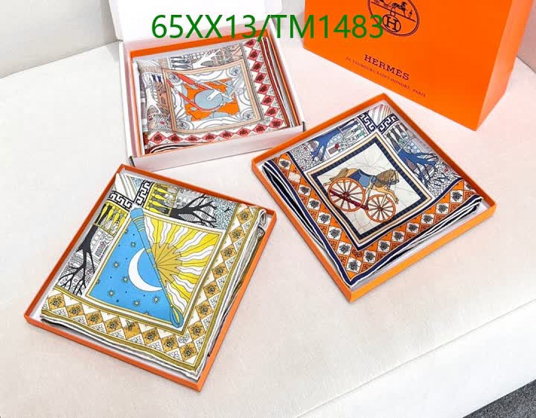 Hermes-Scarf Code: TM1483 $: 65USD