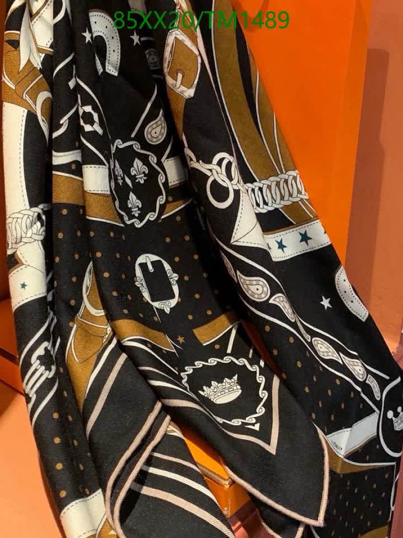 Hermes-Scarf Code: TM1489 $: 85USD