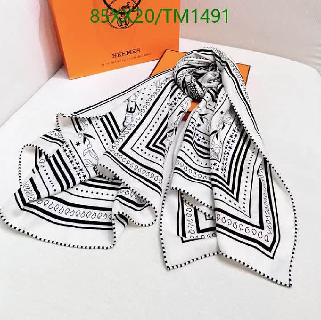 Hermes-Scarf Code: TM1491 $: 85USD
