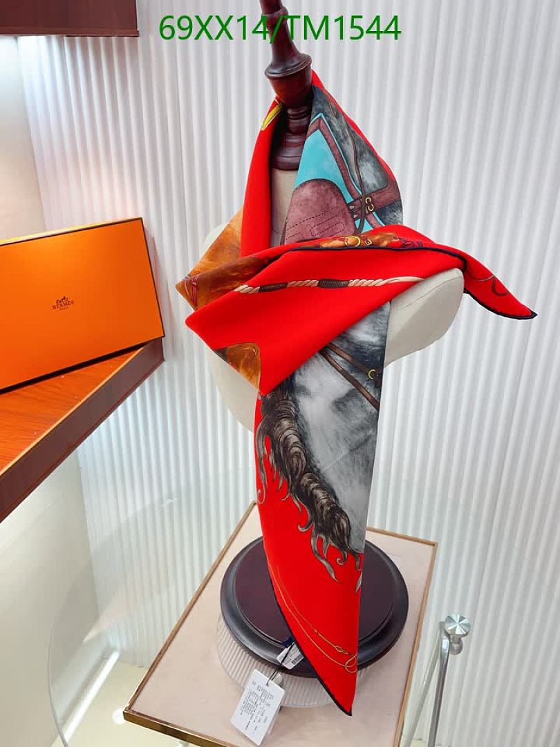 Hermes-Scarf Code: TM1544 $: 69USD