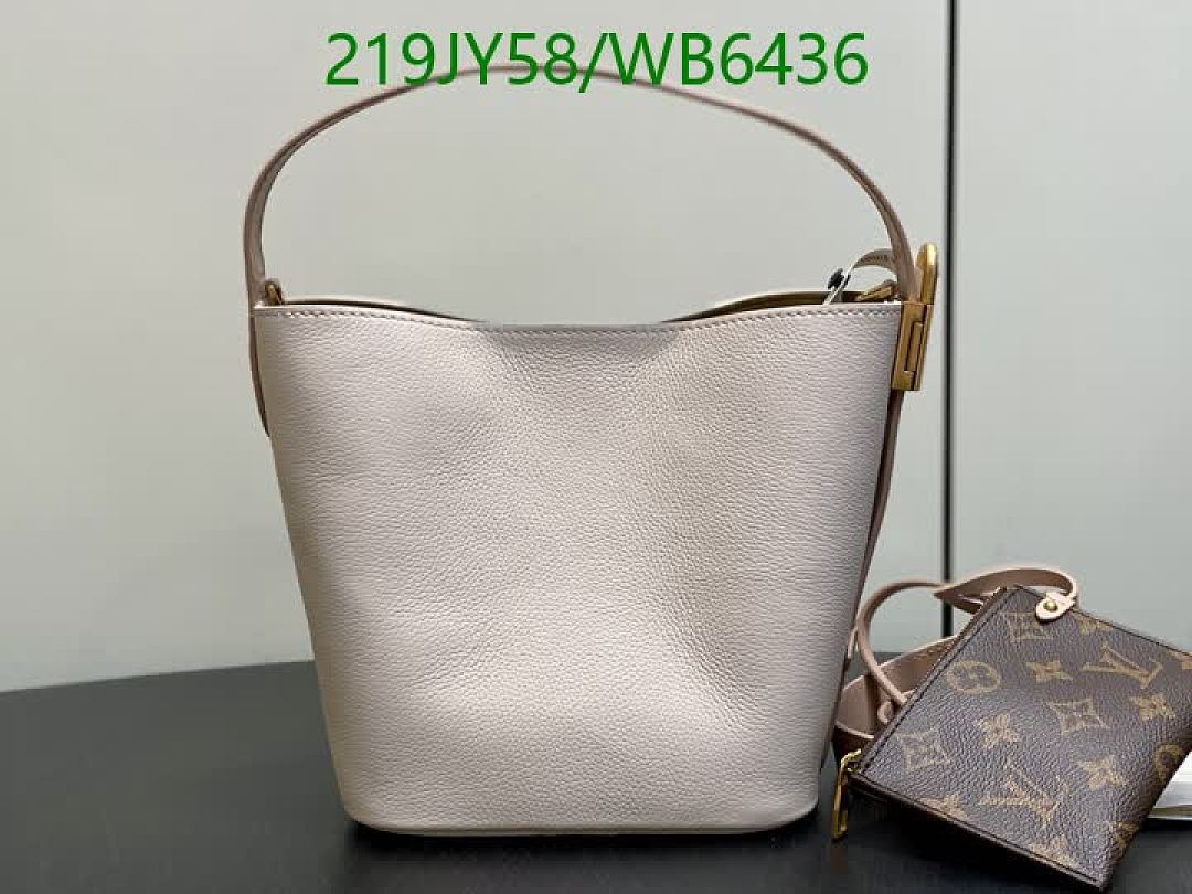 LV-Bag-Mirror Quality Code: WB6436 $: 219USD