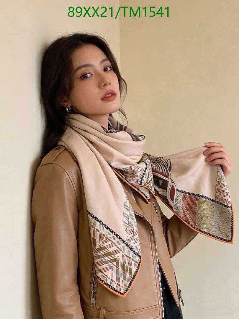 Hermes-Scarf Code: TM1541 $: 89USD