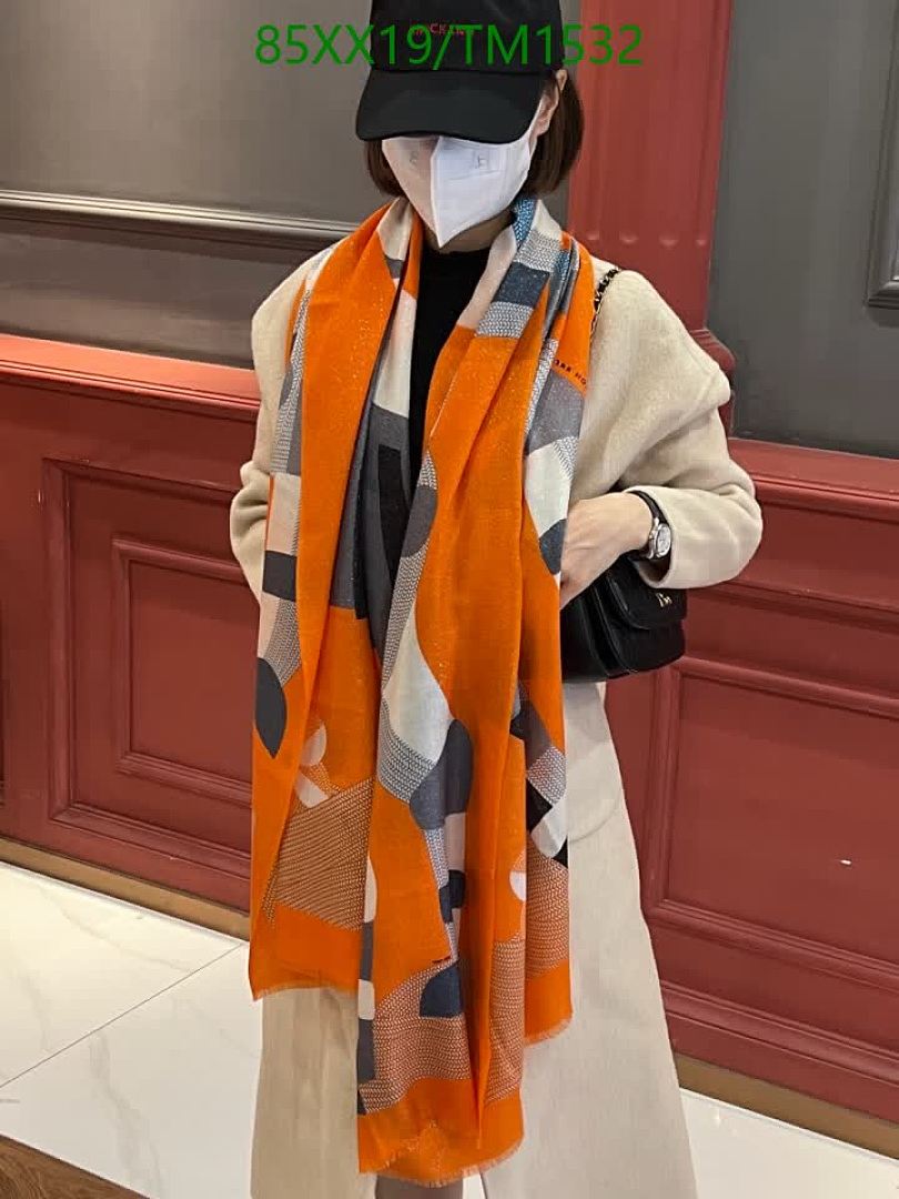 Hermes-Scarf Code: TM1532 $: 85USD