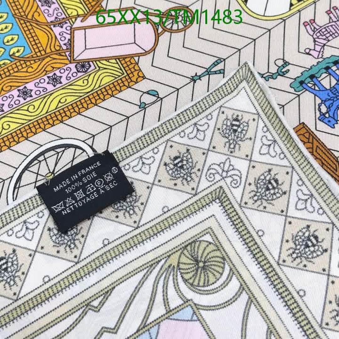 Hermes-Scarf Code: TM1483 $: 65USD