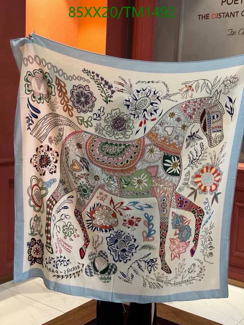Hermes-Scarf Code: TM1492 $: 85USD