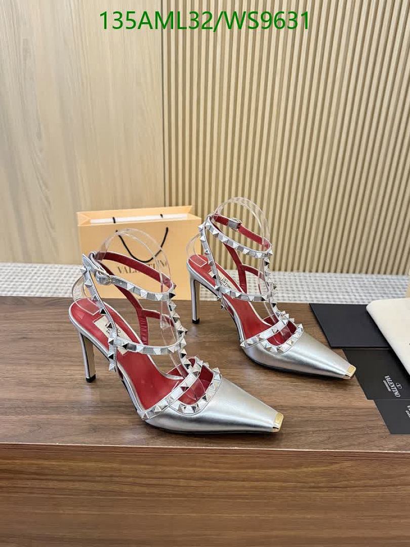 Valentino-Women Shoes Code: WS9631 $: 135USD