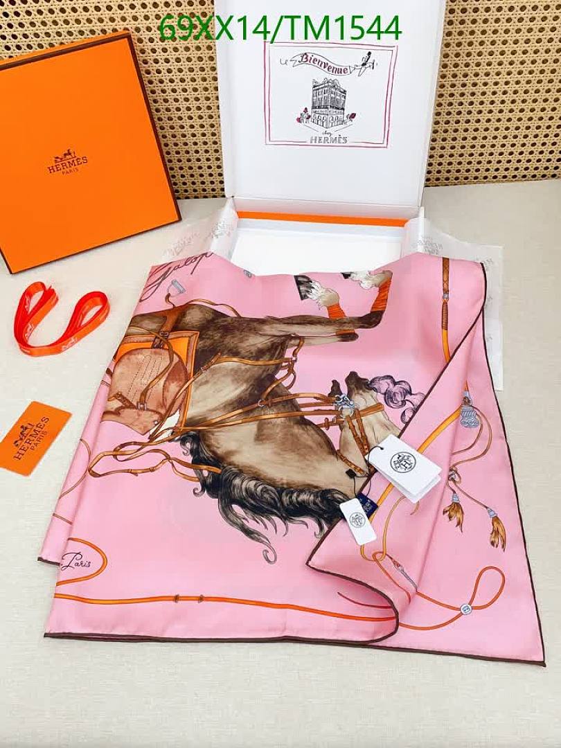 Hermes-Scarf Code: TM1544 $: 69USD