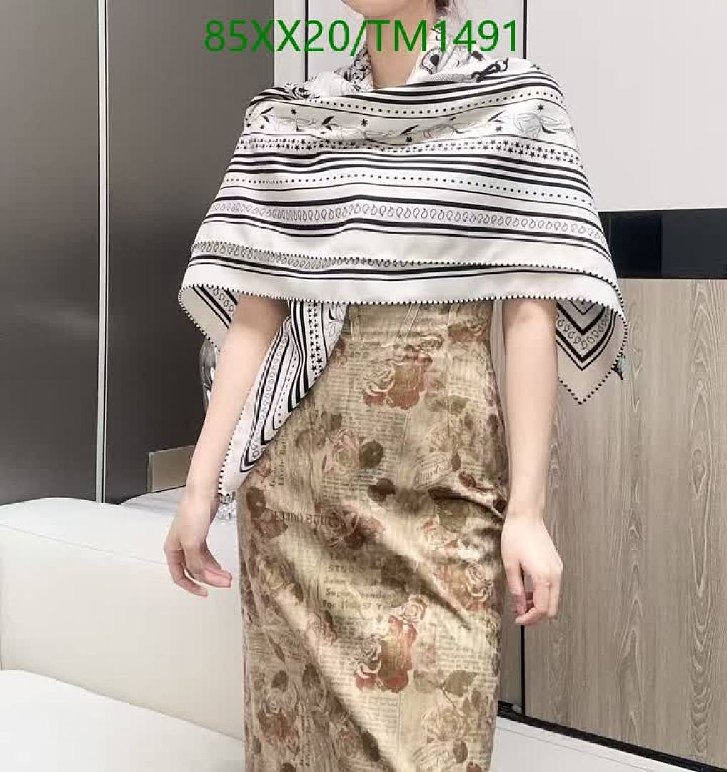 Hermes-Scarf Code: TM1491 $: 85USD