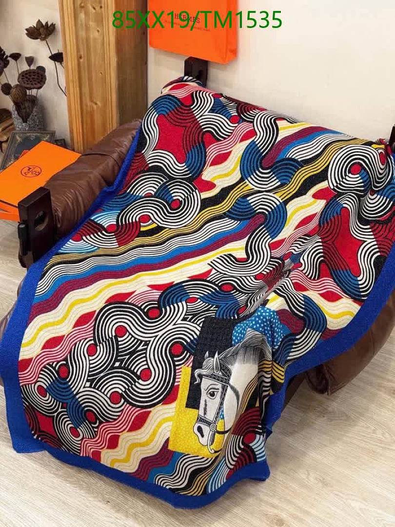Hermes-Scarf Code: TM1535 $: 85USD