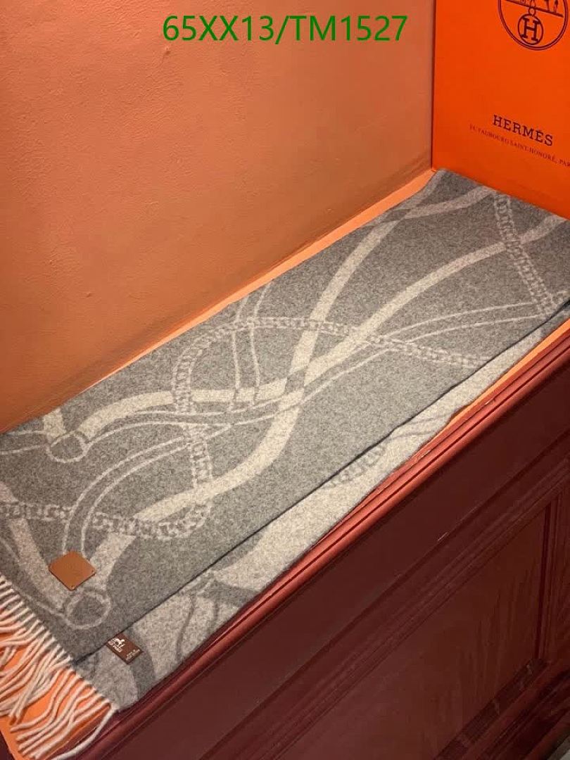 Hermes-Scarf Code: TM1527 $: 65USD