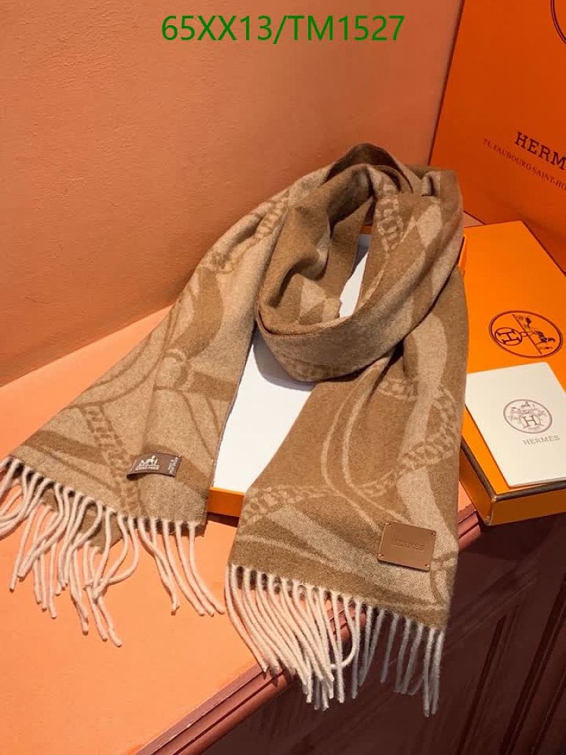 Hermes-Scarf Code: TM1527 $: 65USD