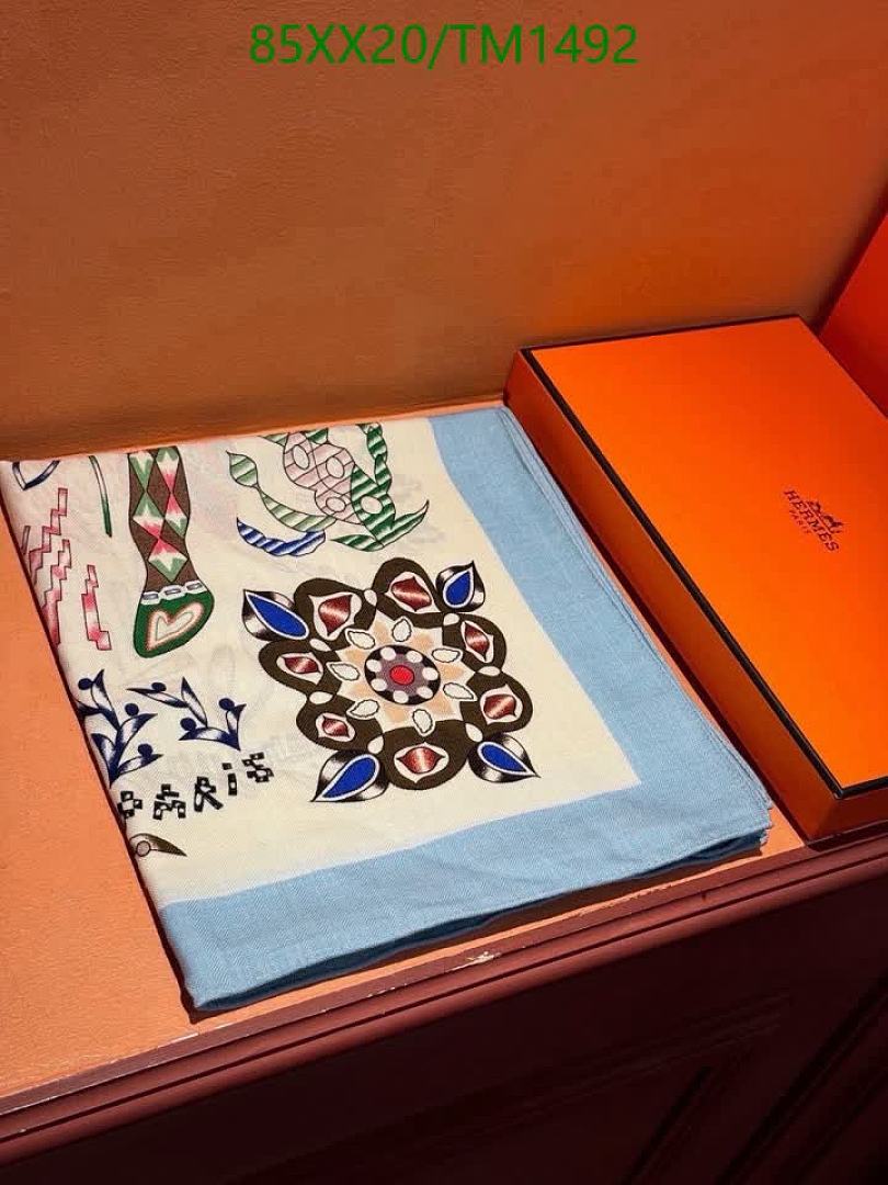 Hermes-Scarf Code: TM1492 $: 85USD