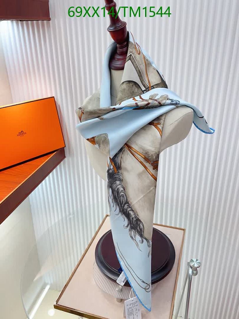 Hermes-Scarf Code: TM1544 $: 69USD