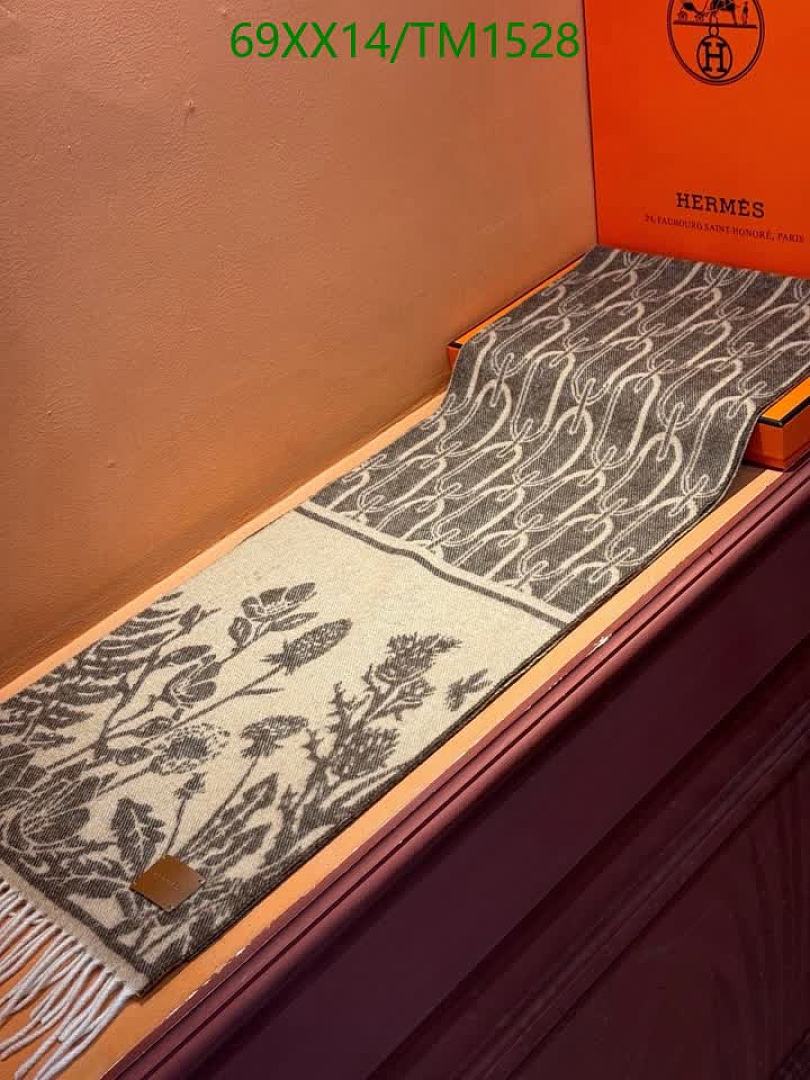 Hermes-Scarf Code: TM1528 $: 69USD