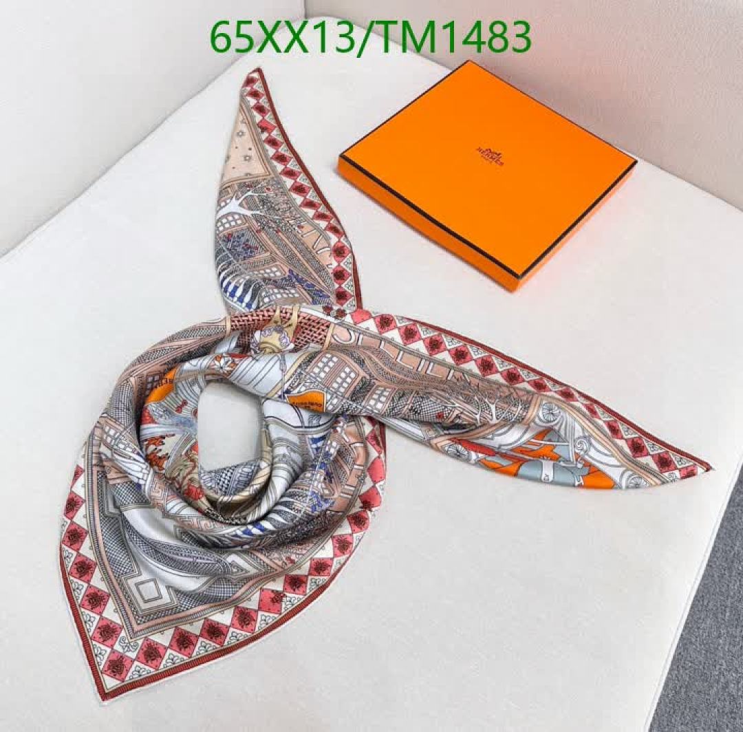 Hermes-Scarf Code: TM1483 $: 65USD