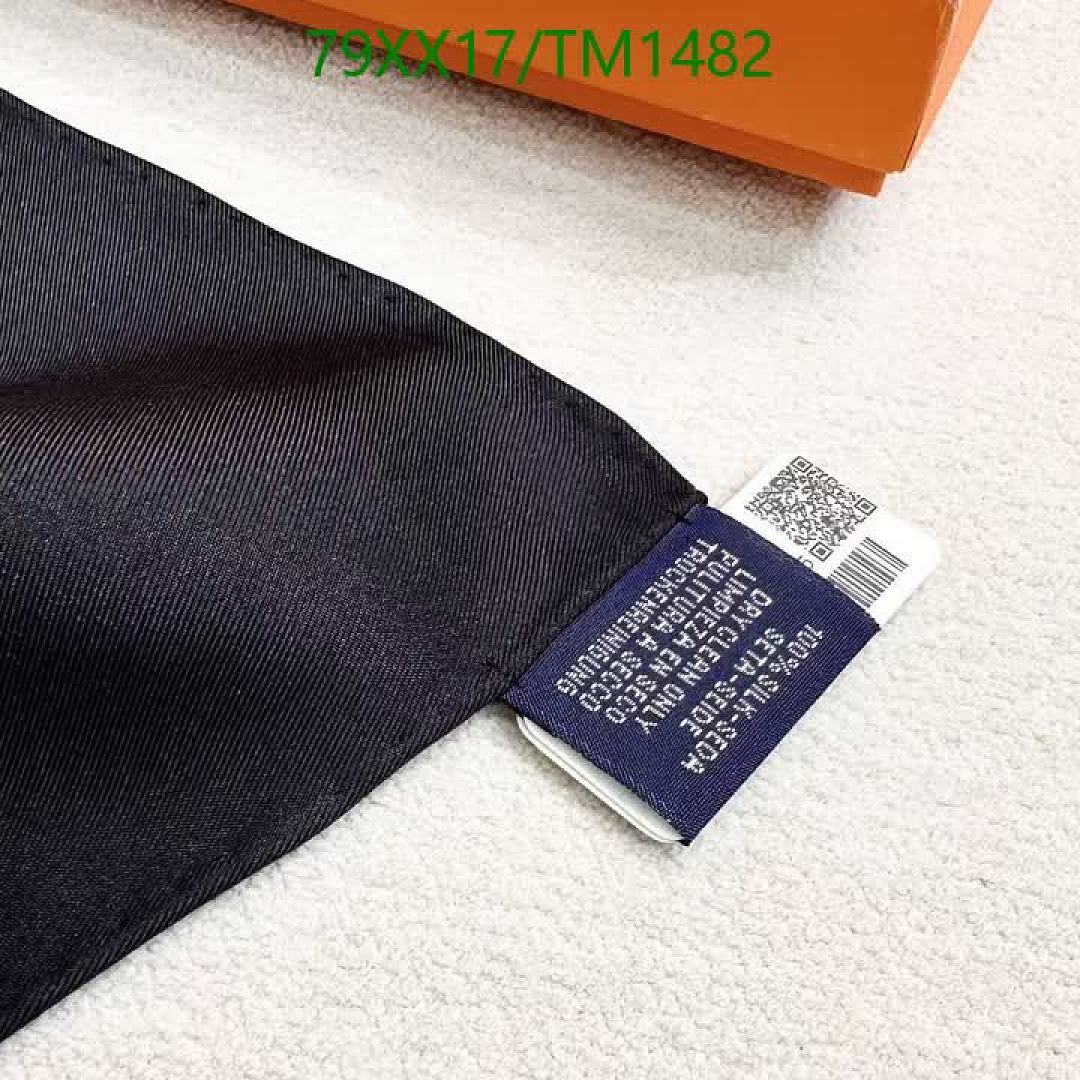 Hermes-Scarf Code: TM1482 $: 79USD