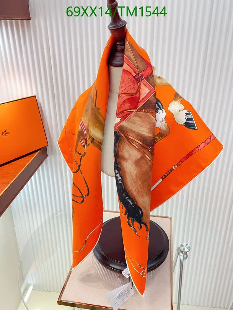 Hermes-Scarf Code: TM1544 $: 69USD