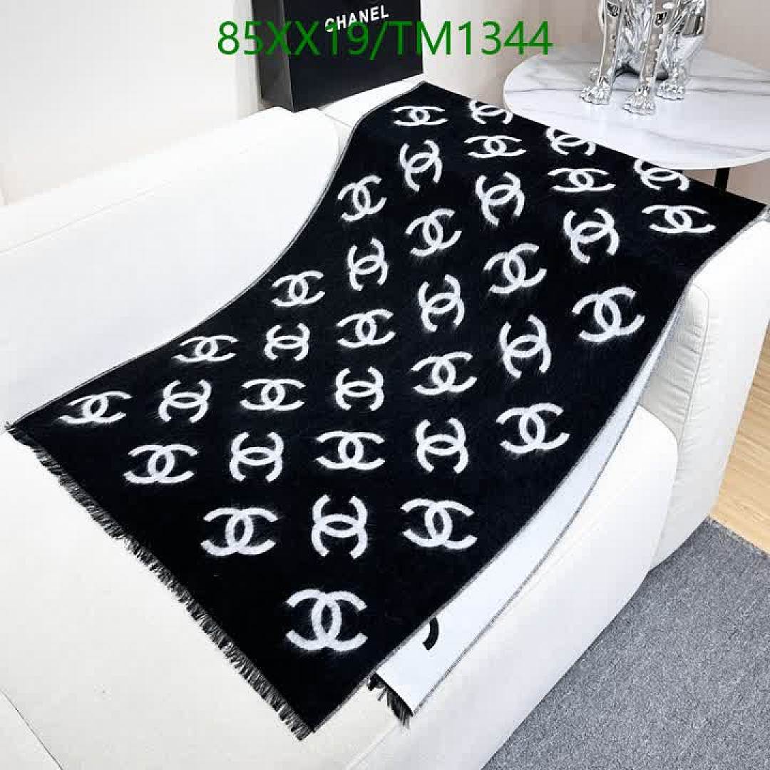 Chanel-Scarf Code: TM1344 $: 85USD