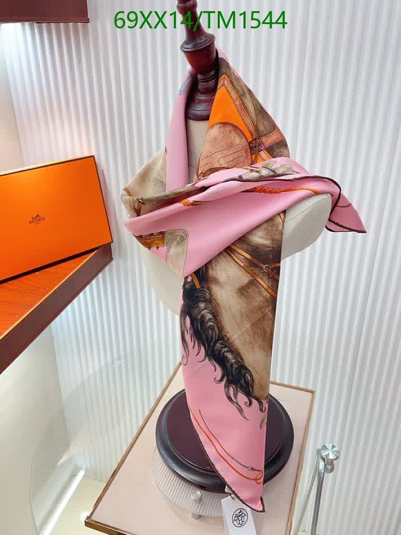 Hermes-Scarf Code: TM1544 $: 69USD