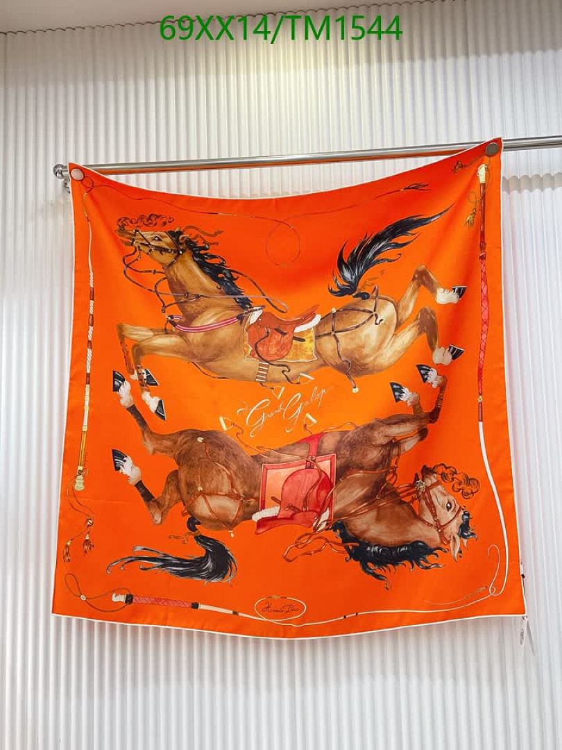 Hermes-Scarf Code: TM1544 $: 69USD