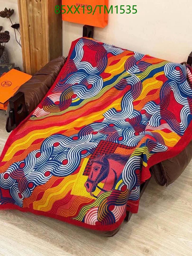 Hermes-Scarf Code: TM1535 $: 85USD