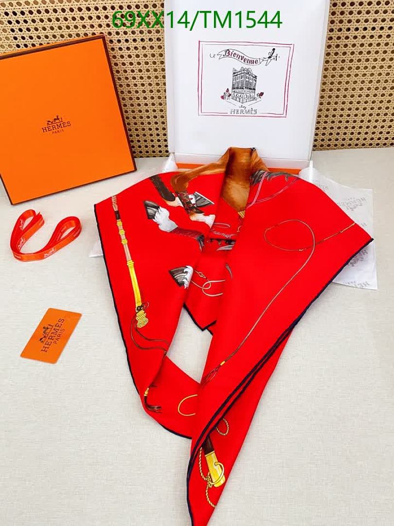Hermes-Scarf Code: TM1544 $: 69USD