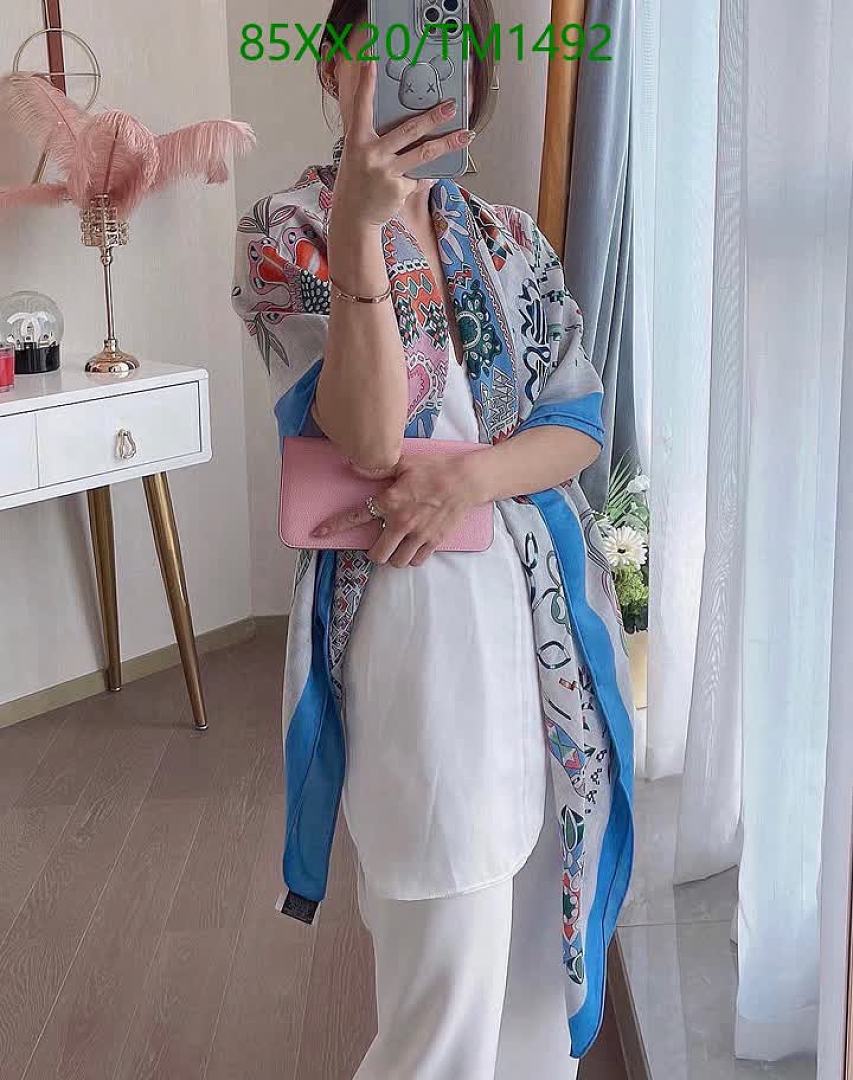 Hermes-Scarf Code: TM1492 $: 85USD