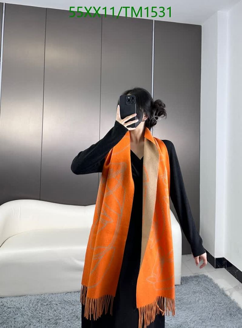 Hermes-Scarf Code: TM1531 $: 55USD