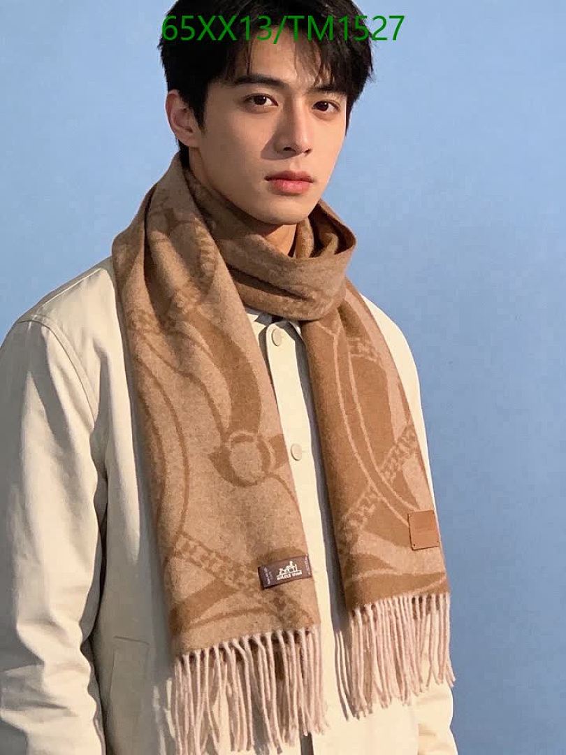 Hermes-Scarf Code: TM1527 $: 65USD