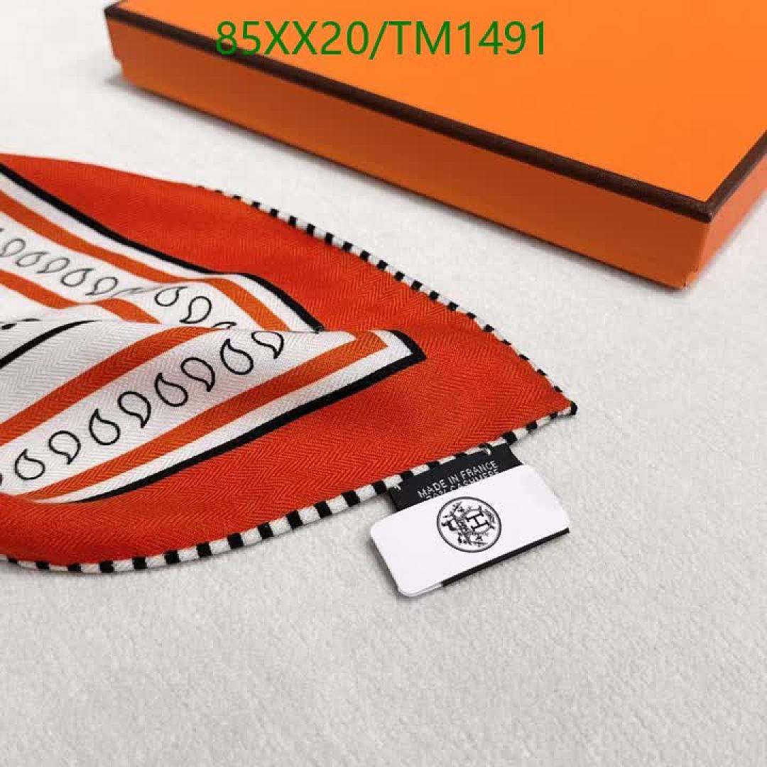 Hermes-Scarf Code: TM1491 $: 85USD