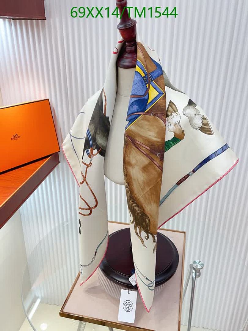 Hermes-Scarf Code: TM1544 $: 69USD