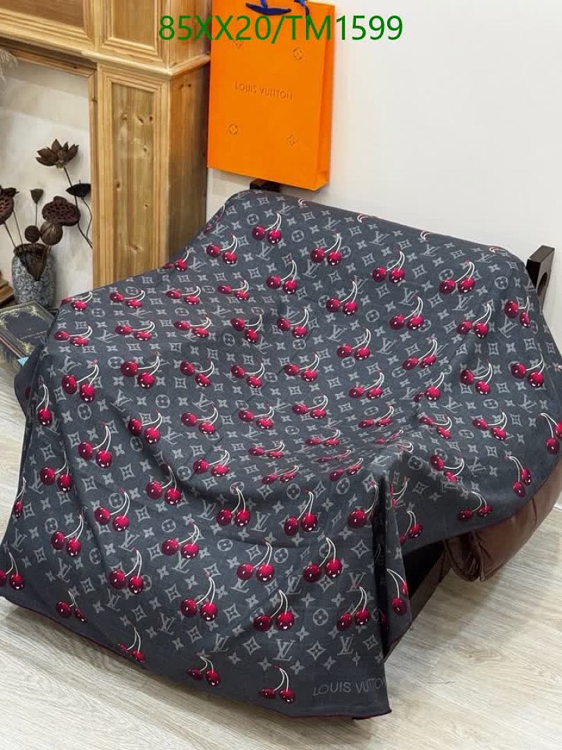 LV-Scarf Code: TM1599 $: 85USD