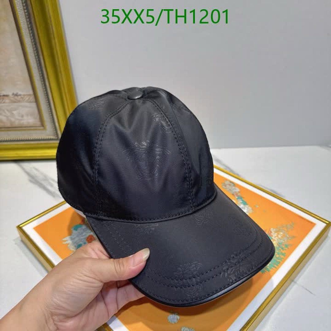 Versace-Cap(Hat) Code: TH1201 $: 35USD