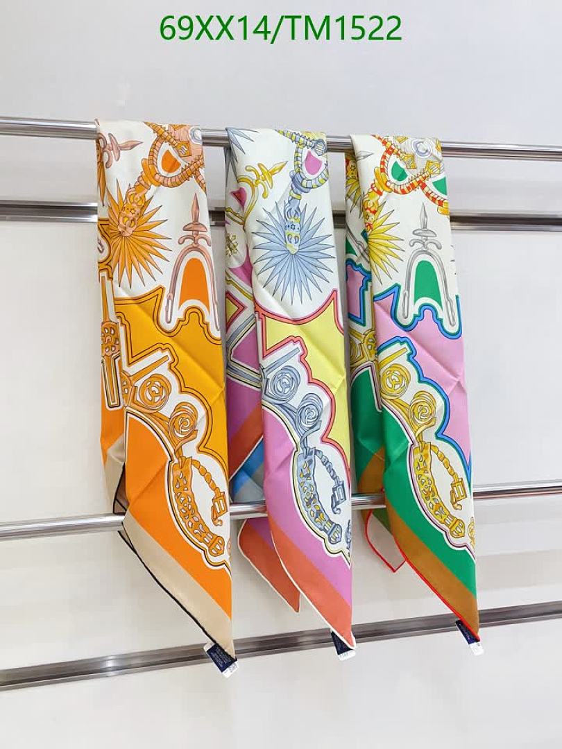 Hermes-Scarf Code: TM1522 $: 69USD