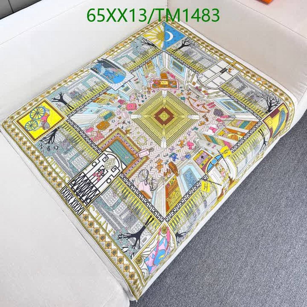 Hermes-Scarf Code: TM1483 $: 65USD