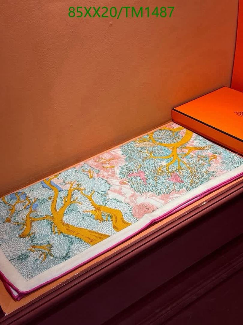 Hermes-Scarf Code: TM1487 $: 85USD