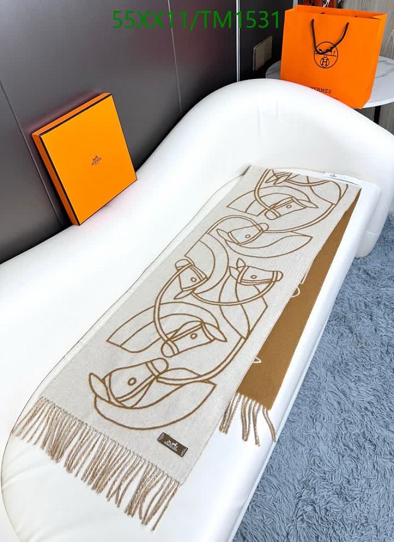 Hermes-Scarf Code: TM1531 $: 55USD