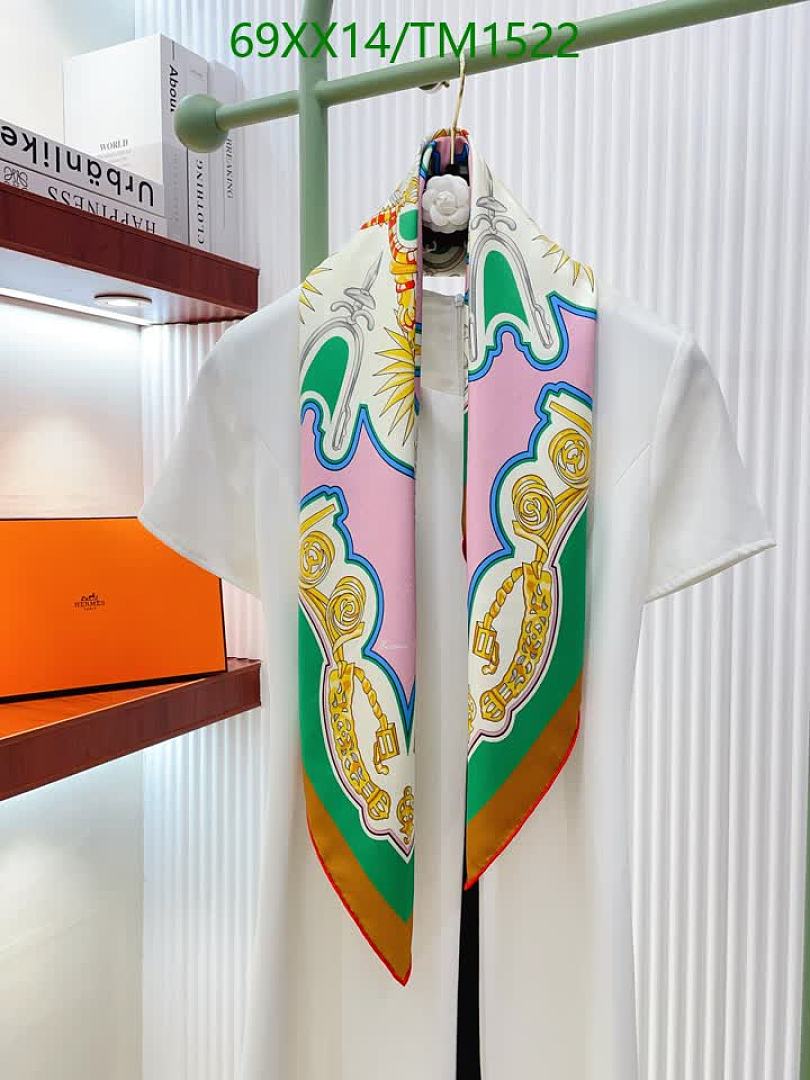 Hermes-Scarf Code: TM1522 $: 69USD