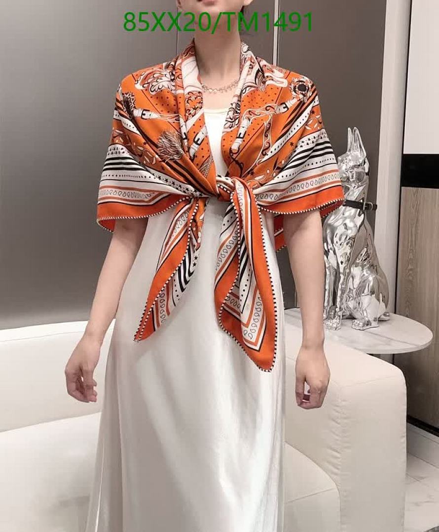 Hermes-Scarf Code: TM1491 $: 85USD