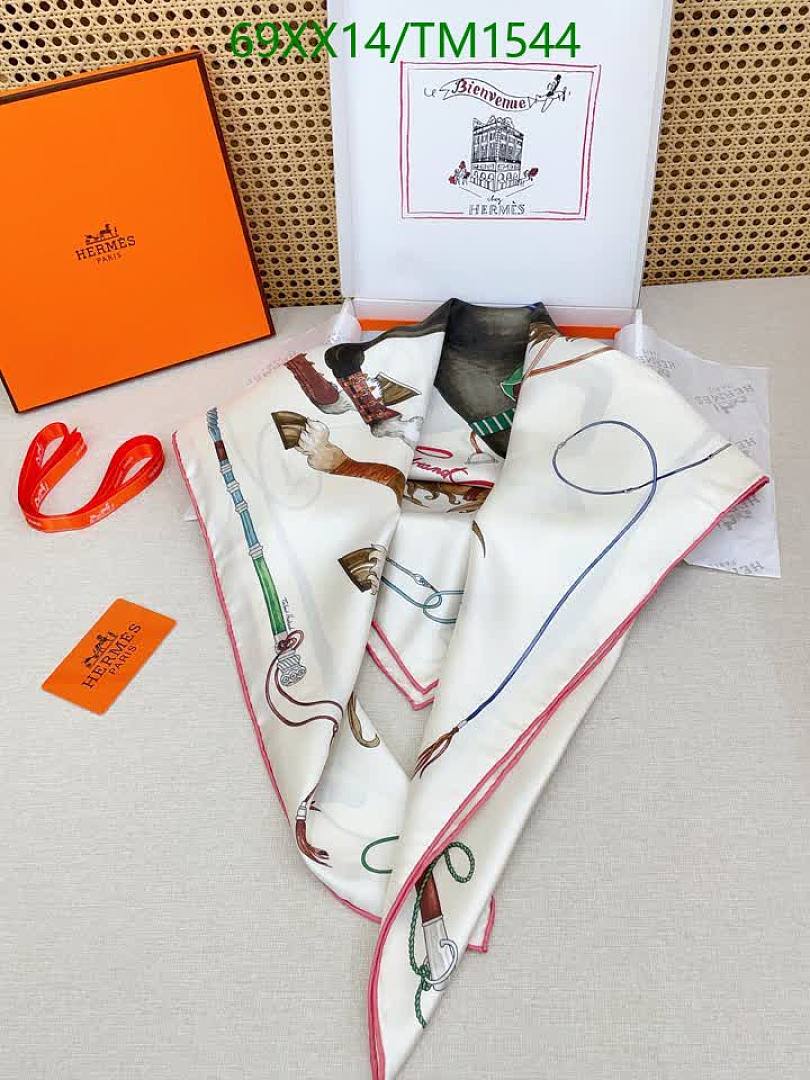 Hermes-Scarf Code: TM1544 $: 69USD