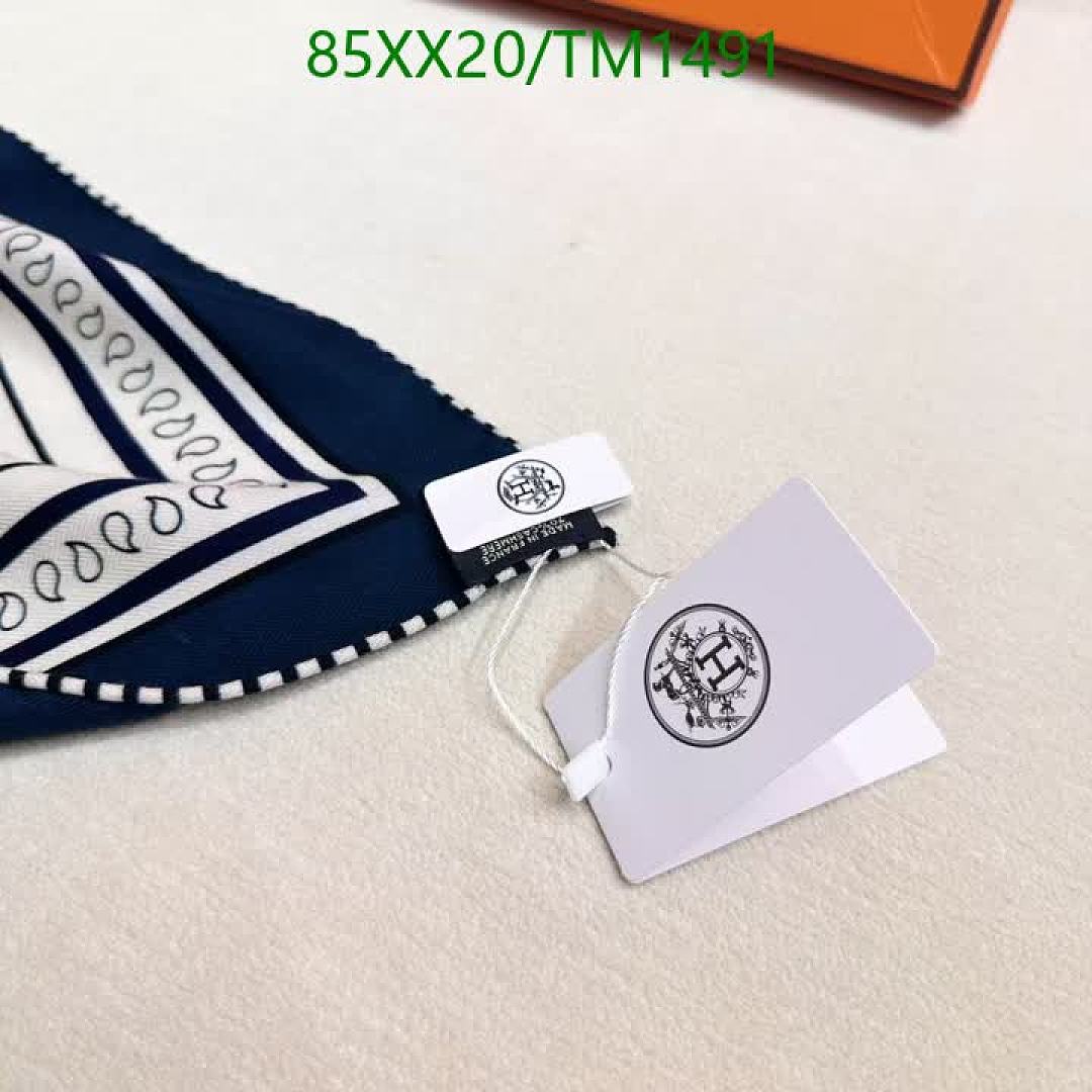 Hermes-Scarf Code: TM1491 $: 85USD