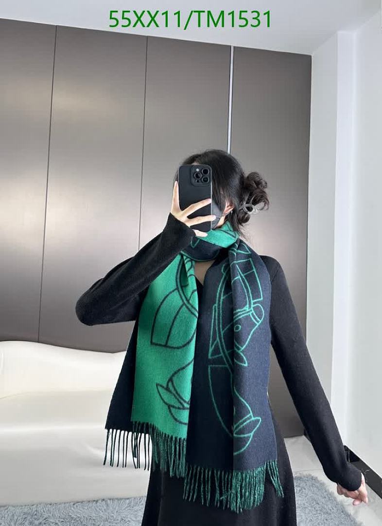 Hermes-Scarf Code: TM1531 $: 55USD