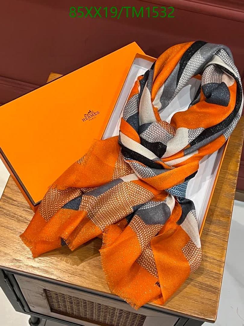 Hermes-Scarf Code: TM1532 $: 85USD