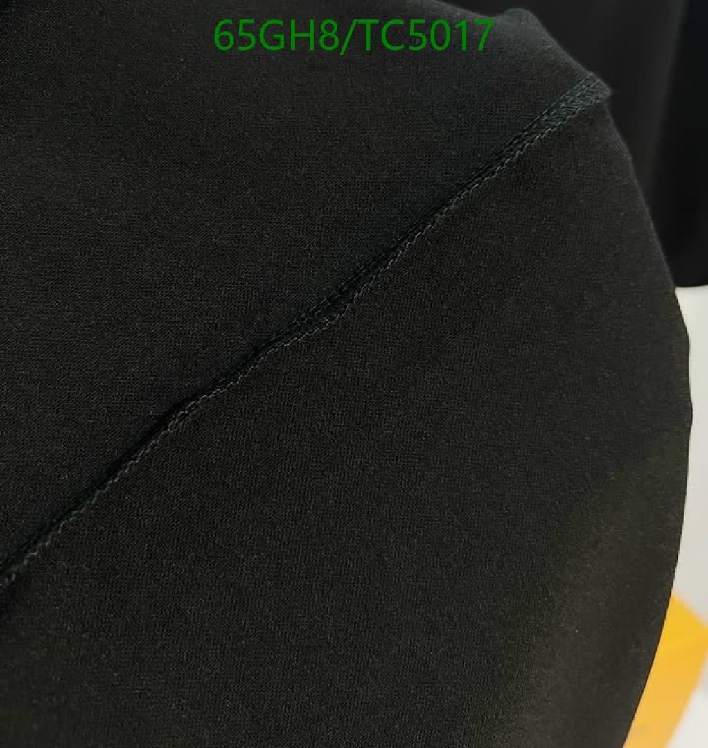 Burberry-Clothing Code: TC5017 $: 65USD