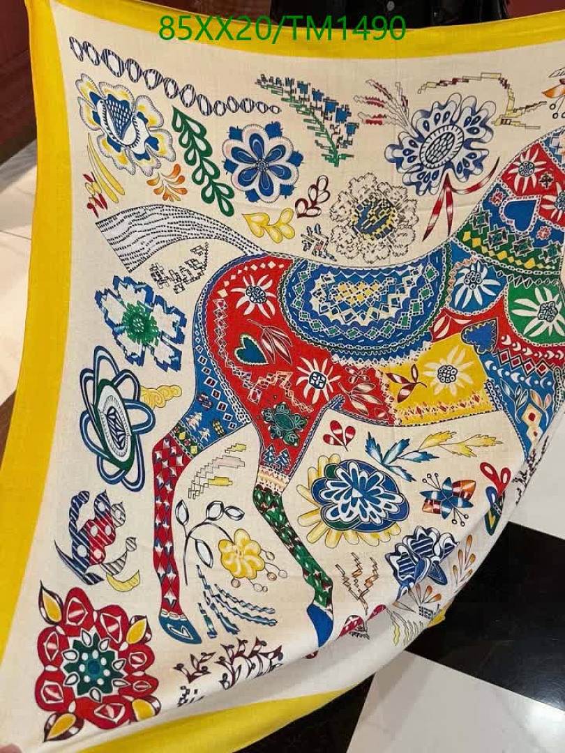 Hermes-Scarf Code: TM1490 $: 85USD