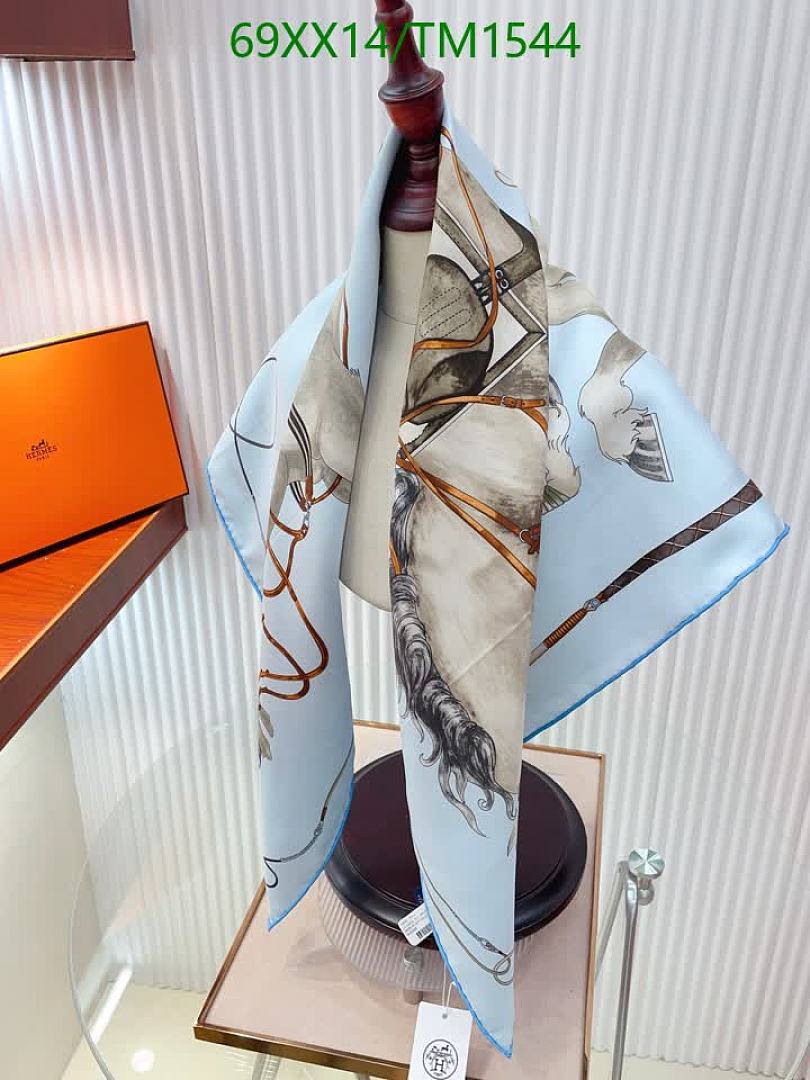 Hermes-Scarf Code: TM1544 $: 69USD