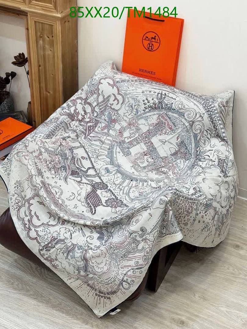 Hermes-Scarf Code: TM1484 $: 85USD